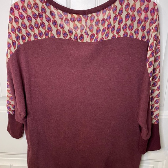 Mossimo Feather Patterned 3/4 Sleeve Shirt - Picture 6 of 7